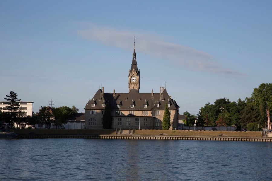 PAS_ZVARDON_08629_Capitainerie-47-1200-600-80.jpg